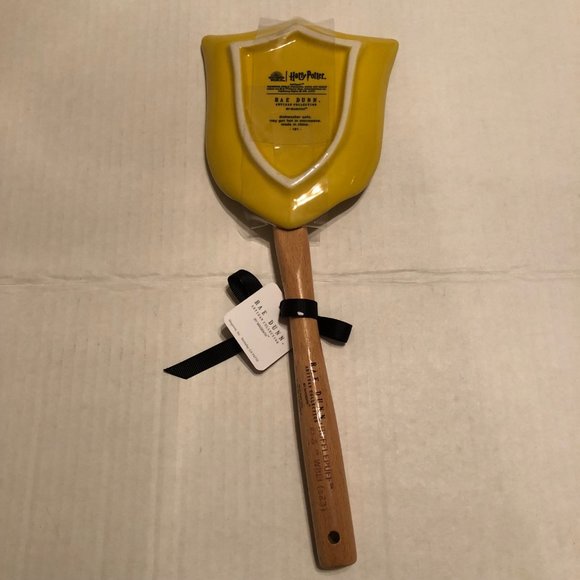 NWT Harry Potter X Rae Dunn Limited Edition Hufflepuff Spatula/Spoon Rest - Picture 4 of 5